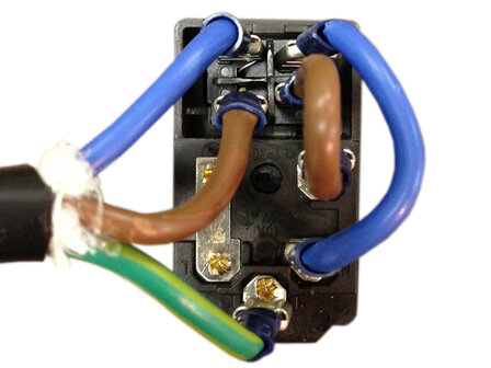 Module encastr&eacute; avec fusible, prise C14 et interrupteur marche/arr&ecirc;t noir, DPST
