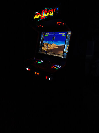Almighty 'Mortal Kombat II' Arcadekast &ndash; Premium 2-Player Full-Size Arcade Machine
